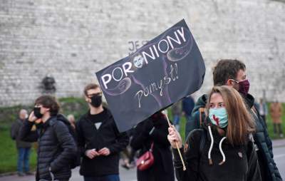 Strajk Kobiet: tak dużo policji jeszcze nie było - zdjęcie 13