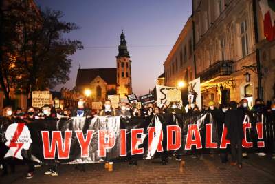 Strajk Kobiet: tak dużo policji jeszcze nie było - zdjęcie 28