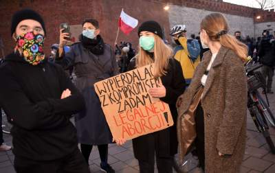 Strajk Kobiet: tak dużo policji jeszcze nie było - zdjęcie 17
