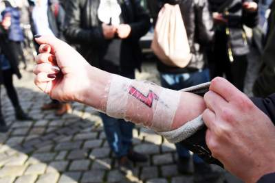 Pikieta solidarnościowa przed komisariatem policji - zdjęcie 24