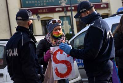 Pikieta solidarnościowa przed komisariatem policji - zdjęcie 4