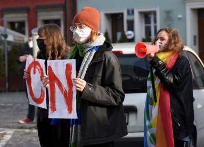 Pikieta solidarnościowa przed komisariatem policji - zdjęcie 6