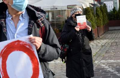 Pikieta solidarnościowa przed komisariatem policji - zdjęcie 12