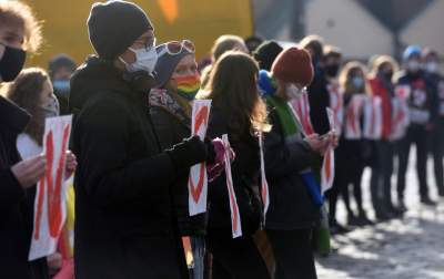 Pikieta solidarnościowa przed komisariatem policji - zdjęcie 17
