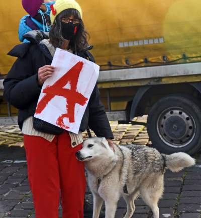 Pikieta solidarnościowa przed komisariatem policji - zdjęcie 7