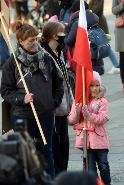 Protest matek Polek z dziećmi: barwny i spokojny... - zdjęcie 28