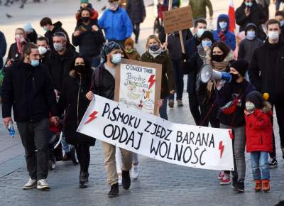 Protest matek Polek z dziećmi: barwny i spokojny... - zdjęcie 26