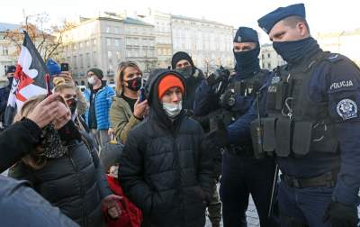 Protest matek Polek z dziećmi: barwny i spokojny... - zdjęcie 36