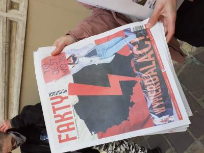 Protest przed mieszkaniem kard. Dziwisza "Kościół katolicki winny, nie Święty" - zdjęcie 8