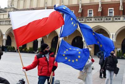 "My zostajemy. Jesteśmy Europą", protest na Rynku - zdjęcie 7