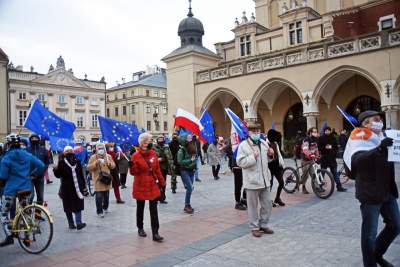 "My zostajemy. Jesteśmy Europą", protest na Rynku - zdjęcie 32