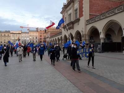 "My zostajemy. Jesteśmy Europą", protest na Rynku - zdjęcie 2