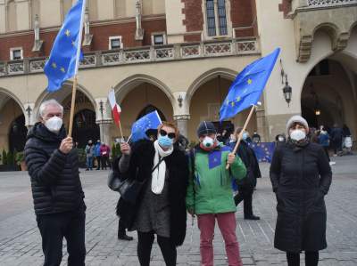 "My zostajemy. Jesteśmy Europą", protest na Rynku - zdjęcie 10