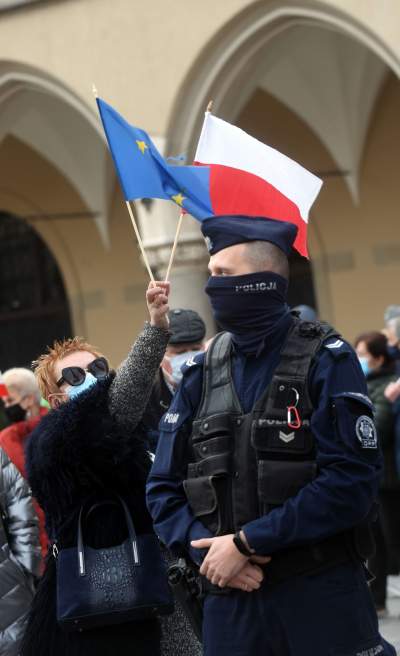 "My zostajemy. Jesteśmy Europą", protest na Rynku - zdjęcie 22