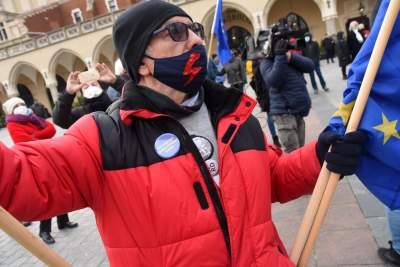 "My zostajemy. Jesteśmy Europą", protest na Rynku - zdjęcie 3