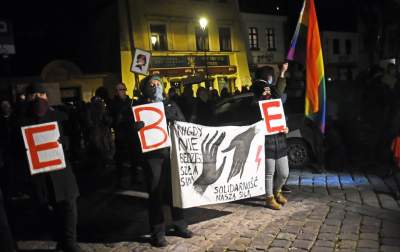 Manifestacja solidarnościowa z szykanowanymi dziennikarzami - zdjęcie 25