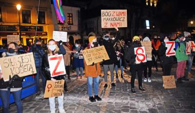 Manifestacja solidarnościowa z szykanowanymi dziennikarzami - zdjęcie 14