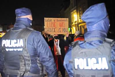 Manifestacja solidarnościowa z szykanowanymi dziennikarzami - zdjęcie 43