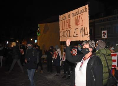 Manifestacja solidarnościowa z szykanowanymi dziennikarzami - zdjęcie 13