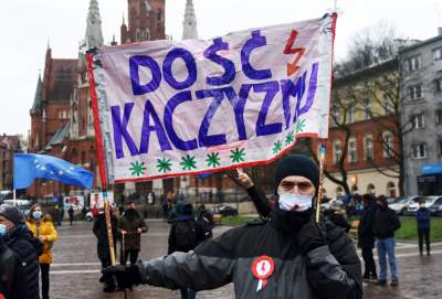 Wielotysięczny pochód przez miasto: "Mamy prawo. Głos to za mało" - zdjęcie 13