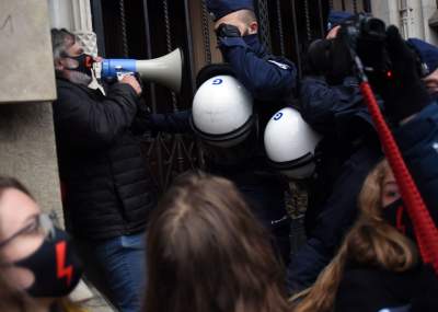 Wielotysięczny pochód przez miasto: "Mamy prawo. Głos to za mało" - zdjęcie 34