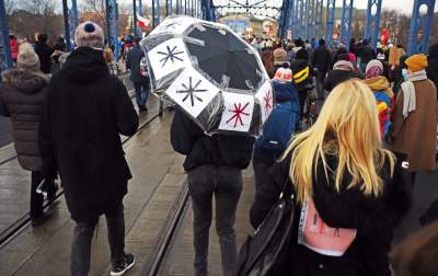 Wielotysięczny pochód przez miasto: "Mamy prawo. Głos to za mało" - zdjęcie 22