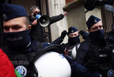 Wielotysięczny pochód przez miasto: "Mamy prawo. Głos to za mało" - zdjęcie 32