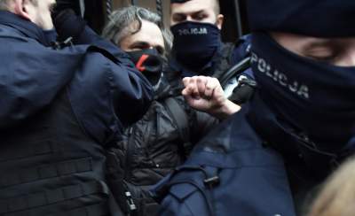 Wielotysięczny pochód przez miasto: "Mamy prawo. Głos to za mało" - zdjęcie 35