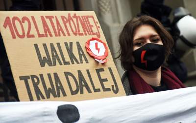 Wielotysięczny pochód przez miasto: "Mamy prawo. Głos to za mało" - zdjęcie 44