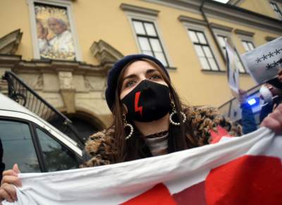 Wielotysięczny pochód przez miasto: "Mamy prawo. Głos to za mało" - zdjęcie 28