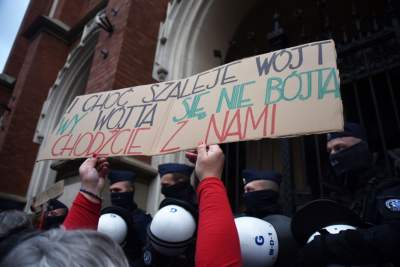 Wielotysięczny pochód przez miasto: "Mamy prawo. Głos to za mało" - zdjęcie 39