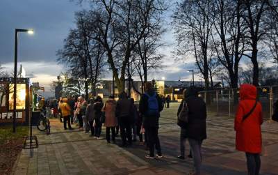 Wigilijne smaki przyciągają tłumy. Karpik w Nowej Hucie - zdjęcie 12