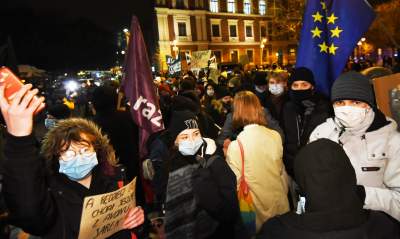 Pokojowy protest w obronie klimatu. Policja interweniuje - zdjęcie 12