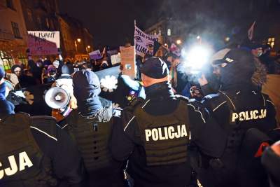 Pokojowy protest w obronie klimatu. Policja interweniuje - zdjęcie 29