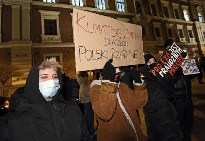 Pokojowy protest w obronie klimatu. Policja interweniuje - zdjęcie 6