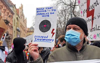 "Proszę mnie nie bić". Protest Strajku Kobiet w Krakowie - zdjęcie 6