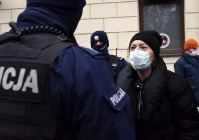 "Proszę mnie nie bić". Protest Strajku Kobiet w Krakowie - zdjęcie 22