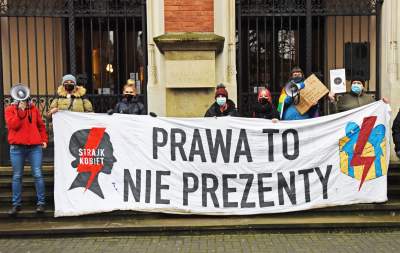 "Proszę mnie nie bić". Protest Strajku Kobiet w Krakowie - zdjęcie 3