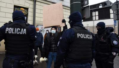 "Proszę mnie nie bić". Protest Strajku Kobiet w Krakowie - zdjęcie 24