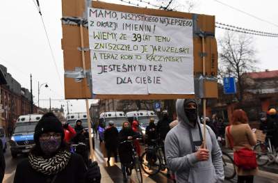 "Proszę mnie nie bić". Protest Strajku Kobiet w Krakowie - zdjęcie 26