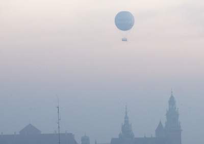 Smogowy poranek w Krakowie, fot. Marek Lasyk - zdjęcie 11