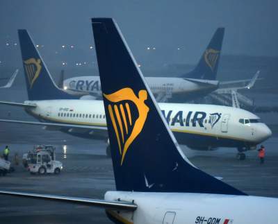 Balice: im udało się wrócić z Londynu... (21 grudnia 2020) - zdjęcie 6