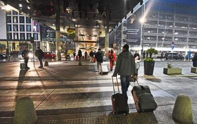 Balice: im udało się wrócić z Londynu... (21 grudnia 2020) - zdjęcie 1