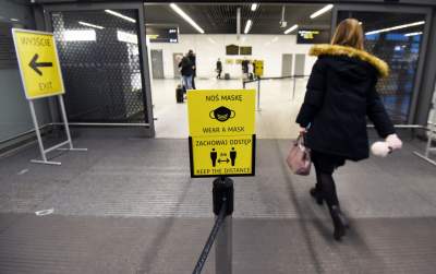 Balice: im udało się wrócić z Londynu... (21 grudnia 2020) - zdjęcie 2