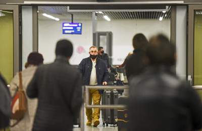 Balice: im udało się wrócić z Londynu... (21 grudnia 2020) - zdjęcie 16