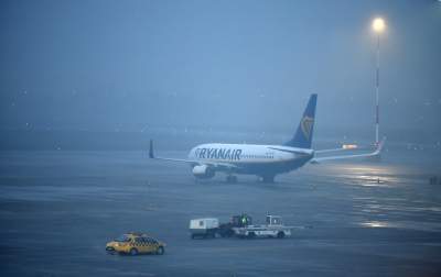 Balice: im udało się wrócić z Londynu... (21 grudnia 2020) - zdjęcie 5