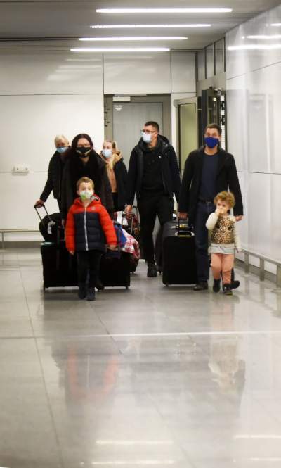 Balice: im udało się wrócić z Londynu... (21 grudnia 2020) - zdjęcie 15