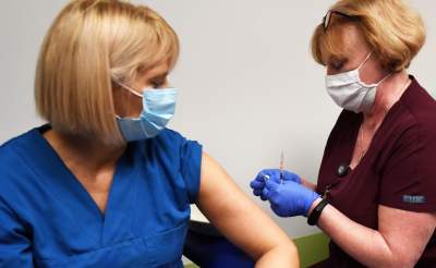 Tak ruszyły w Krakowie szczepienia przeciwko COVID - zdjęcie 9