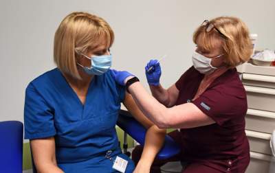 Tak ruszyły w Krakowie szczepienia przeciwko COVID - zdjęcie 10