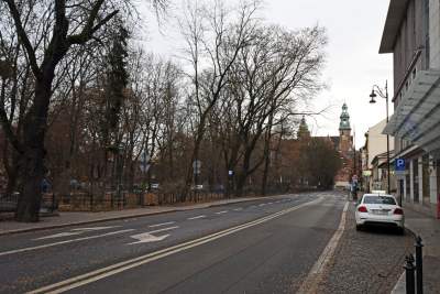 Narodowa kwarantanna, a na ulicach Krakowa tłumy - zdjęcie 18